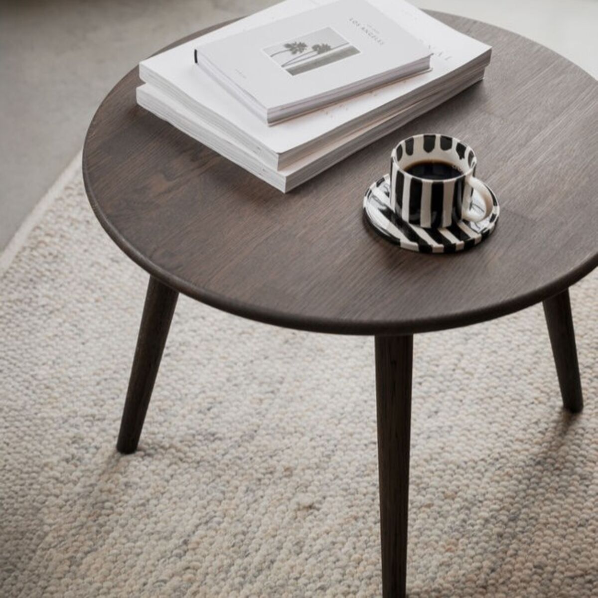 Rowico Home Tompkins pyöreä sohvapöytä Ø60 cm ruskea tammi